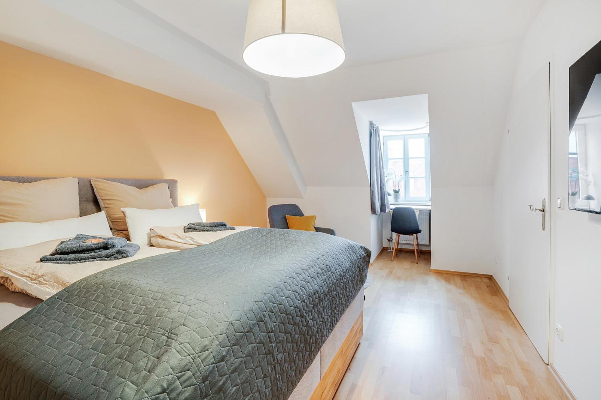 Urban Jungle Design - Historic City Center With Free Parking & Panoramic View By Hero Homes Graz Zewnętrze zdjęcie